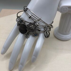 Bundle 5 bangle bracelets Brighton & Alex and Ani Boho Good Karma Charms Layered